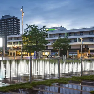 Отель Express - Centre Square By Ihg